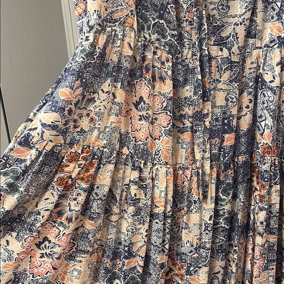 Floral Print Long Sleeve Dress - Picture 6 of 8